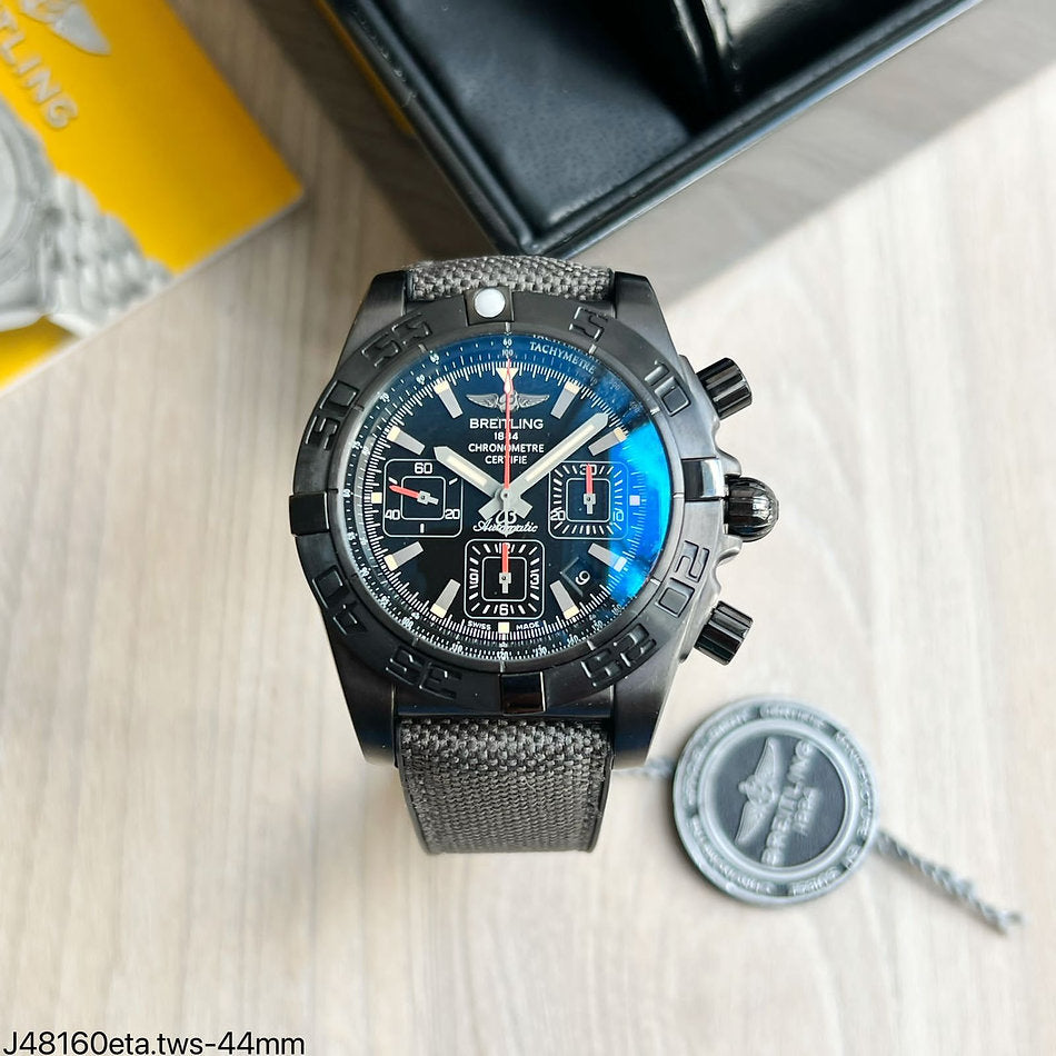 Breitling Avenger Chronograph Black 44 mm