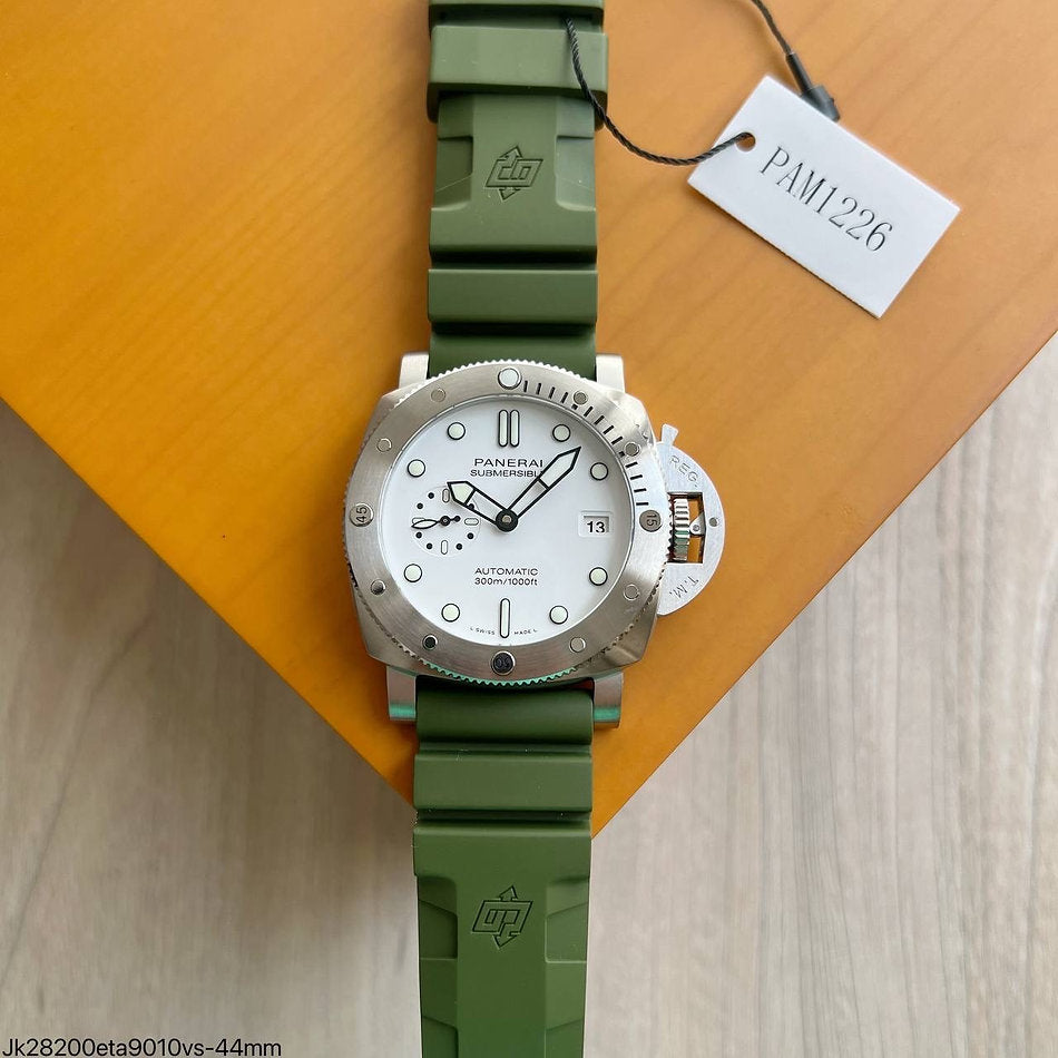 Panerai Submersible QuarantaQuattro Bianco 44 mm