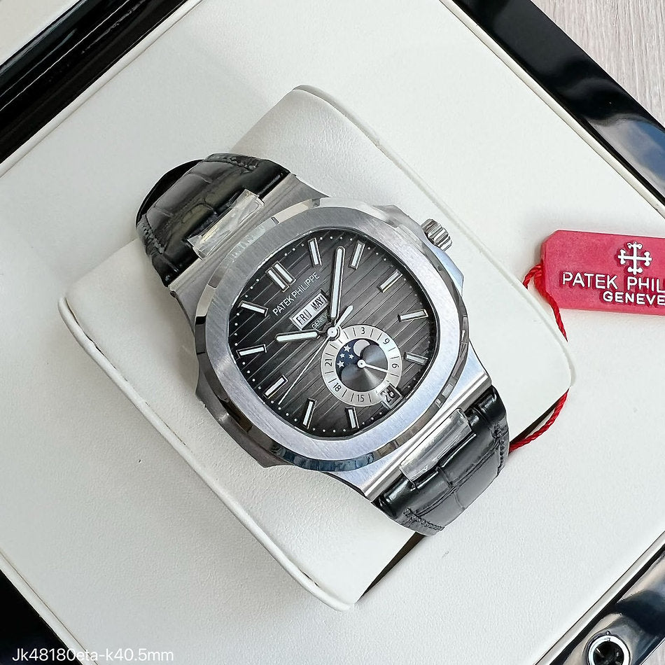 Patek Philippe Nautilus Annual Calendar 40 mm