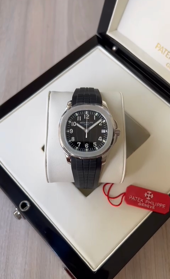 Patek Philippe Aquanaut Automatic Black 40 mm