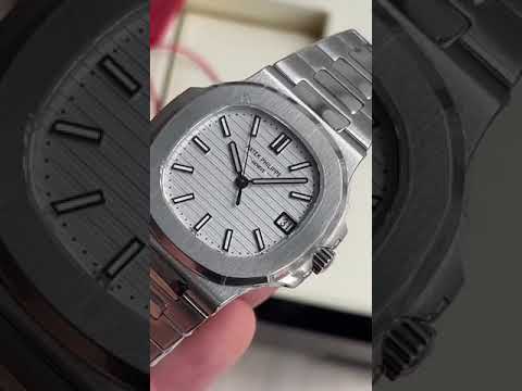 Patek Philippe Nautilus Automatic Silver/White 40 mm