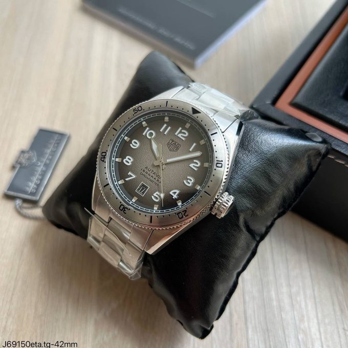 TAG Heuer Autavia Isograph Chronometer Gray Stainless Steel 42 mm