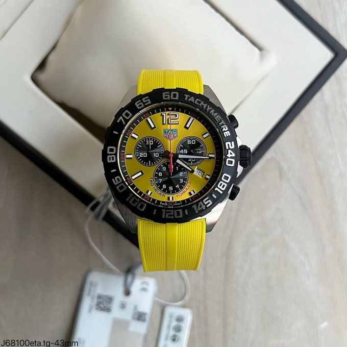 TAG Heuer Formula 1 Chronograph Yellow Rubber 43 mm