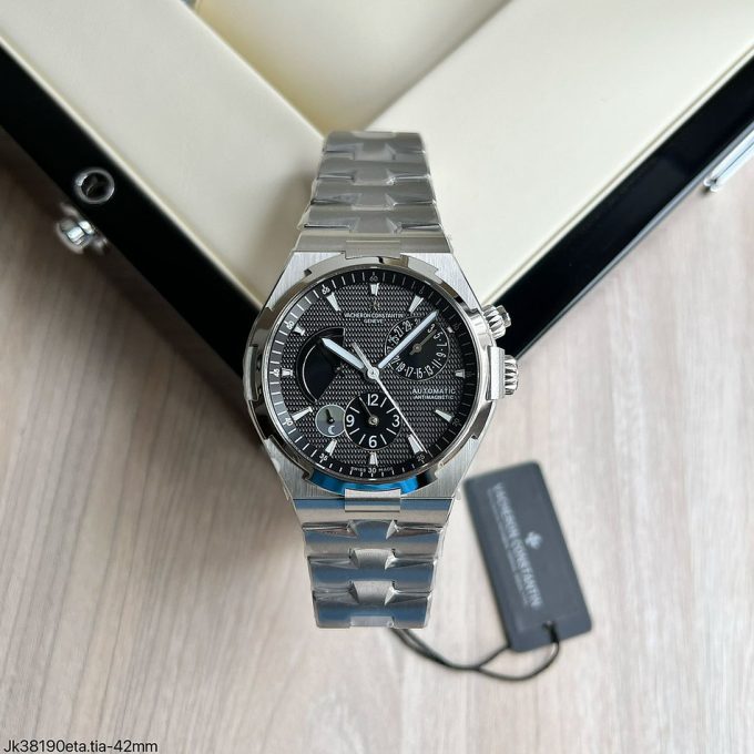 Vacheron Constantin Overseas Dual Time 42 mm